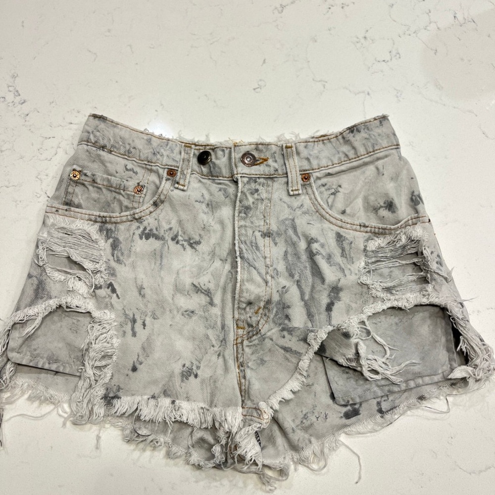 Levi's Light Gray Tie-Dye Distressed Denim Shorts